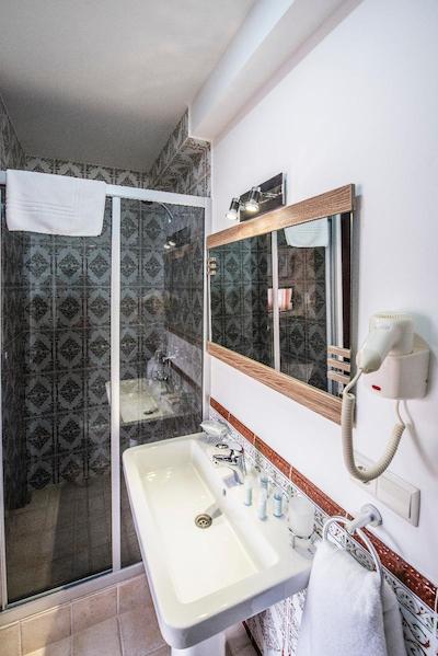 ریخه کوپالا هتل