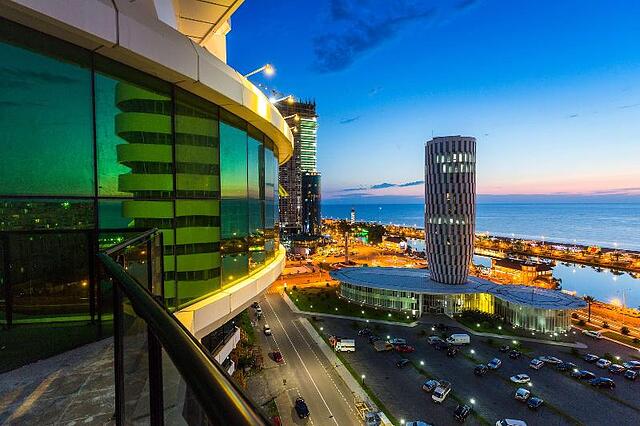 B/W Premier Batumi