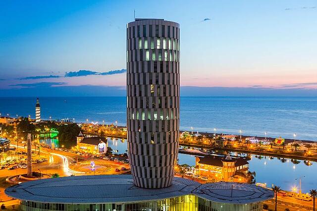 B/W Premier Batumi