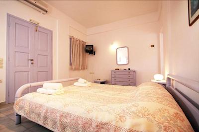 پلاگوس اویا