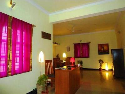 یونیک گست هاوس رومز ات آرپورا