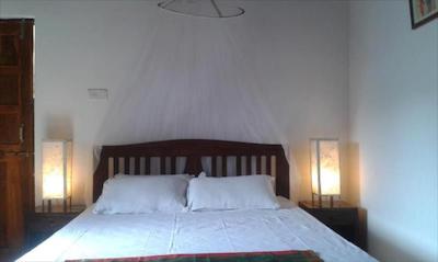 یونیک گست هاوس رومز ات آرپورا