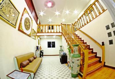 د ساسی هاوس