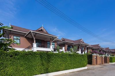 د یونیک کرابی پرایوت پول ویلا