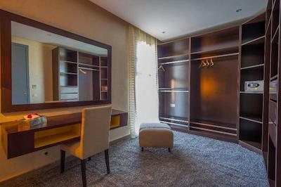 پالایس دار سور