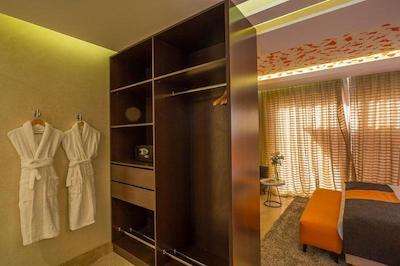 پالایس دار سور