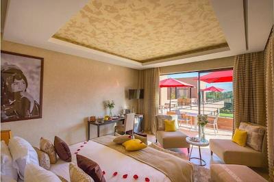 پالایس دار سور