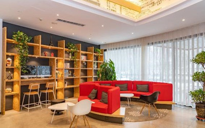 ابیس اورومکی ویزینگ اسکور هتل