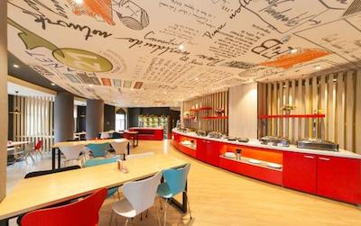 ابیس اورومکی ویزینگ اسکور هتل