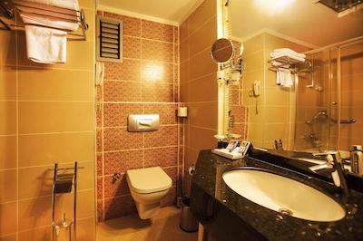 آدانا ارتن اوتل