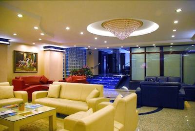 آدانا ارتن اوتل