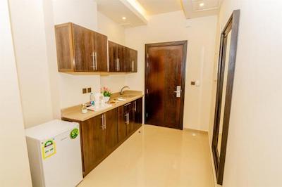 مدهال هتل آپارتمنتز