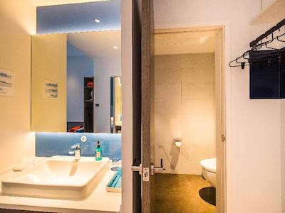 هالیدی این اکسپرس کانمینگ وست