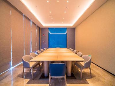 هالیدی این اکسپرس کانمینگ وست