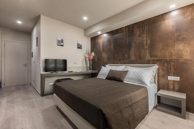 استوریا دلوکس رومز