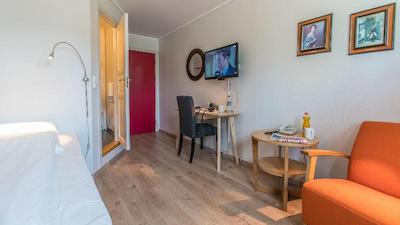 الماس هتل استورد ای اس