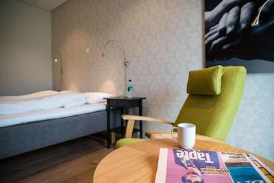 الماس هتل استورد ای اس