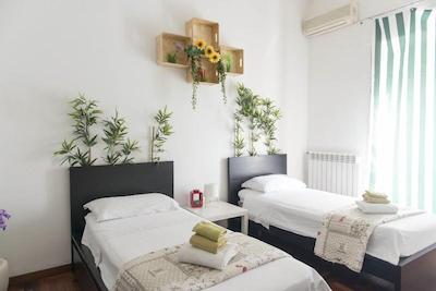 لاتیتیا گست هاوس 32