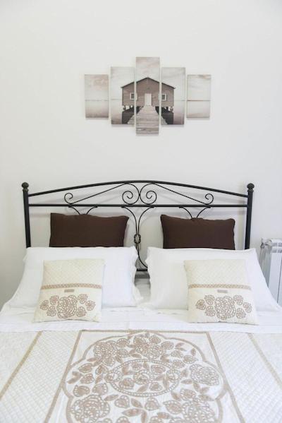 لاتیتیا گست هاوس 32