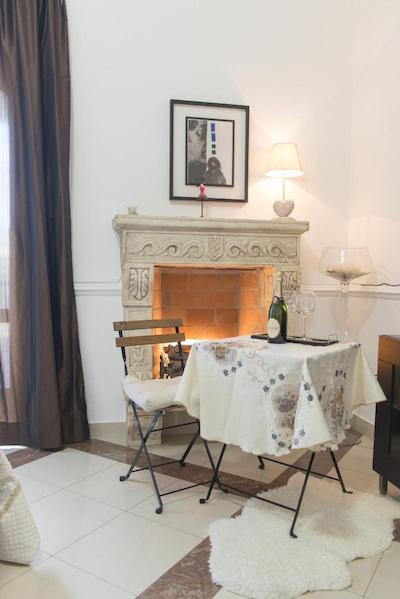 لاتیتیا گست هاوس 32