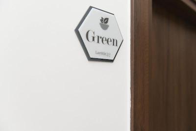 لاتیتیا گست هاوس 32