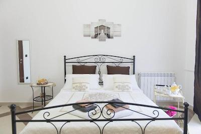 لاتیتیا گست هاوس 32