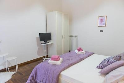 لاتیتیا گست هاوس 32