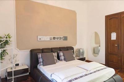 لاتیتیا گست هاوس 32