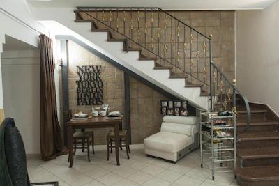 لاتیتیا گست هاوس 32