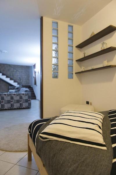 لاتیتیا گست هاوس 32