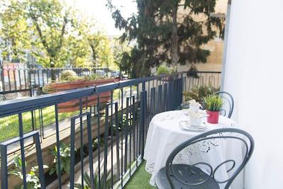 لاتیتیا گست هاوس 32