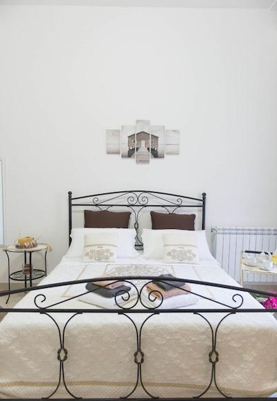 لاتیتیا گست هاوس 32