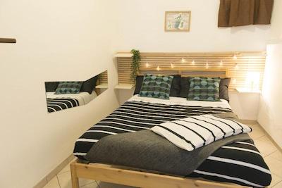 لاتیتیا گست هاوس 32