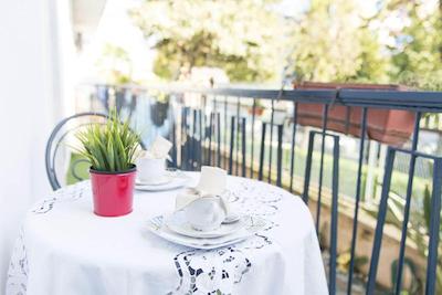 لاتیتیا گست هاوس 32