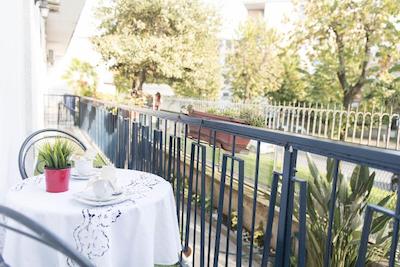 لاتیتیا گست هاوس 32