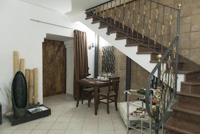 لاتیتیا گست هاوس 32