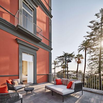 د بریتانیکو نیپلز کوریو کالکشن بای هیلتون