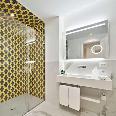 د بریتانیکو نیپلز کوریو کالکشن بای هیلتون