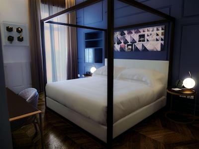 د بریتانیکو نیپلز کوریو کالکشن بای هیلتون