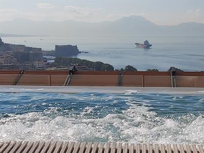 د بریتانیکو نیپلز کوریو کالکشن بای هیلتون