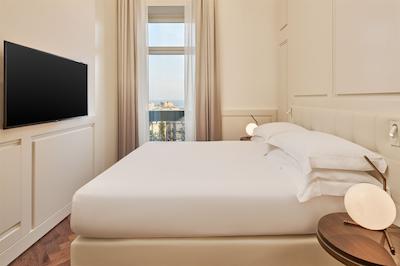 د بریتانیکو نیپلز کوریو کالکشن بای هیلتون