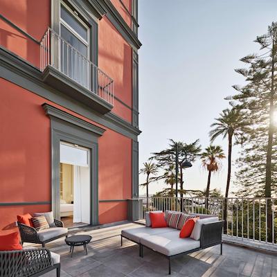 د بریتانیکو نیپلز کوریو کالکشن بای هیلتون