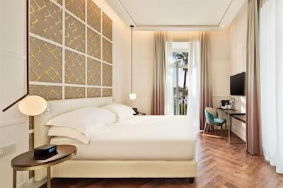 د بریتانیکو نیپلز کوریو کالکشن بای هیلتون