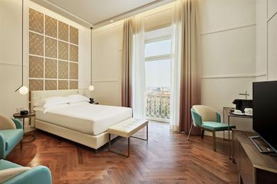 د بریتانیکو نیپلز کوریو کالکشن بای هیلتون