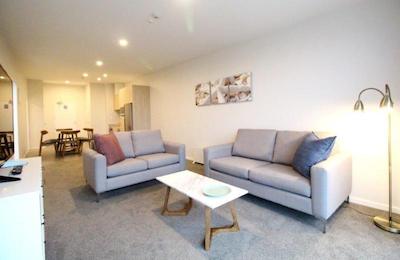 فرنز موتل اند سرویسد آپارتمنتز بیرکنهدز