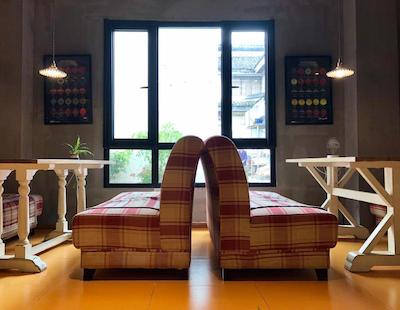 ووشانیی اینترنشنال یات هاستل