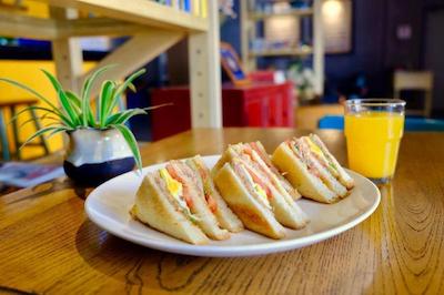 ووشانیی اینترنشنال یات هاستل