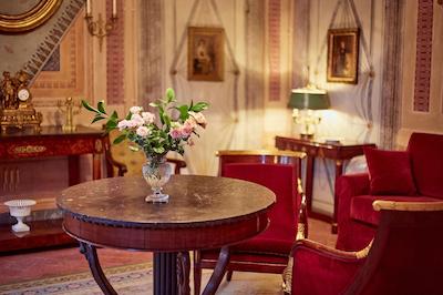 پلازو نوبایل دی سن دوناتو