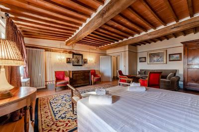 پلازو نوبایل دی سن دوناتو