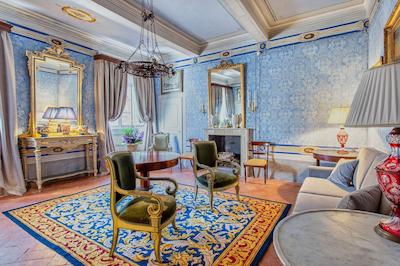 پلازو نوبایل دی سن دوناتو